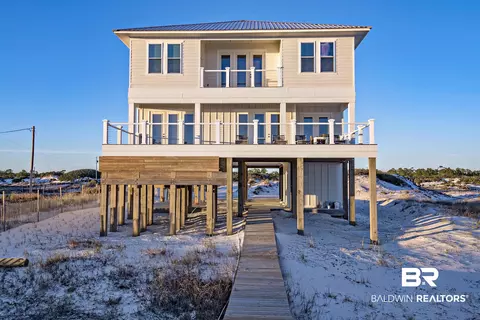 11102 Mobile St, Gulf Shores, AL 36542