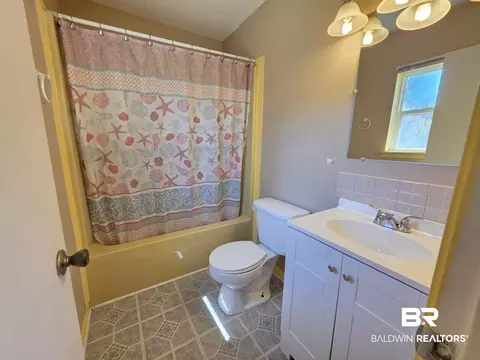 Bath - 11 Coal Fire Rd, Jackson, AL 36545 photo 1 of 2