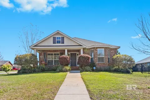 504 Charing Cross St, Fairhope, AL 36532