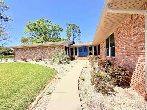 22121 Nelson St, Robertsdale, AL 36567