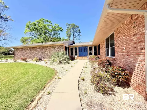 22121 Nelson St, Robertsdale, AL 36567
