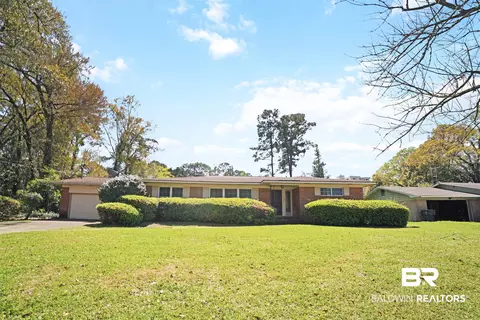 134 Fairway Dr, Daphne, AL 36526