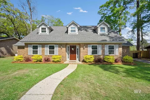 5716 Fairwood Dr, Mobile, AL 36609