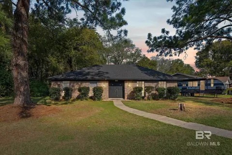 3016 Colburn Dr, Mobile, AL 36606