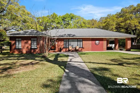 204 W 8th St, Bay Minette, AL 36507