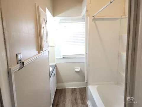 Bath - 706 E Horner St, Atmore, AL 36502 photo 3 of 3