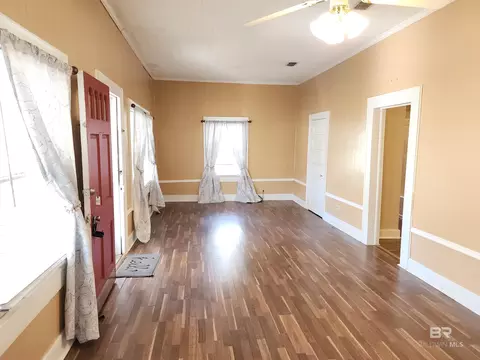 Living - 706 E Horner St, Atmore, AL 36502 photo 1 of 4