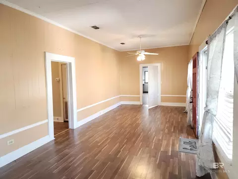 Living - 706 E Horner St, Atmore, AL 36502 photo 2 of 4