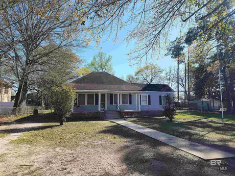 706 E Horner St, Atmore, AL 36502
