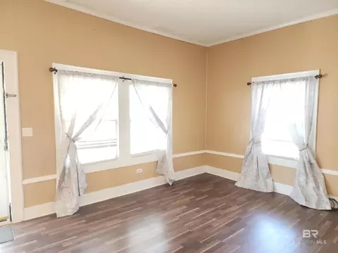 Living - 706 E Horner St, Atmore, AL 36502 photo 4 of 4