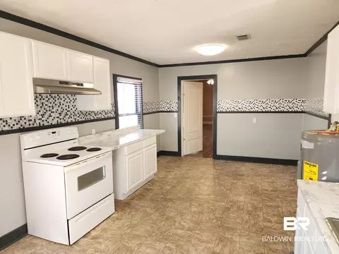 706 E Horner St, Atmore, AL 36502 photo 11