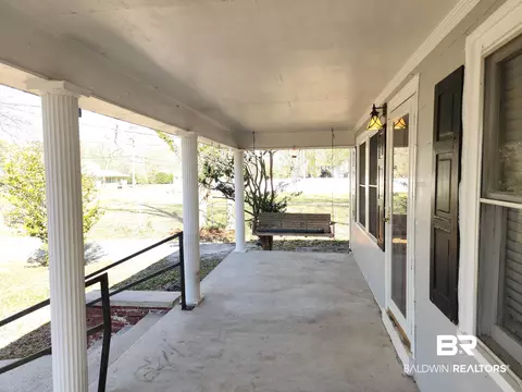 706 E Horner St, Atmore, AL 36502 photo 5