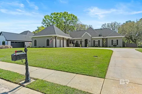 204 S Tee Dr, Fairhope, AL 36532