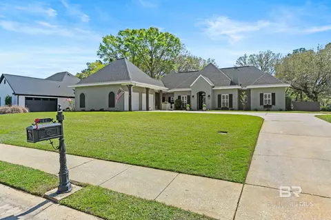 204 S Tee Dr, Fairhope, AL 36532