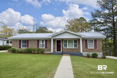 402 N Forest Hill Dr, Brewton, AL 36426