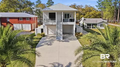 724 W Canal Dr, Gulf Shores, AL 36542