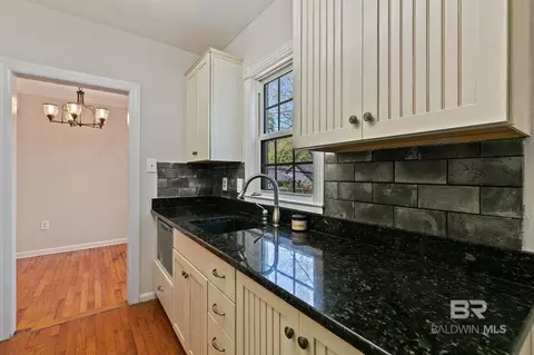 Kitchen - 214 Upham St #8D, Mobile, AL 36607 photo 5 of 6