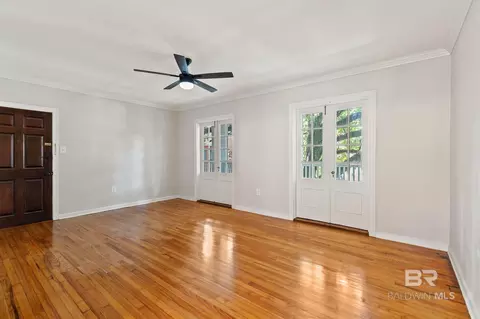 Living - 214 Upham St #8D, Mobile, AL 36607 photo 1 of 2
