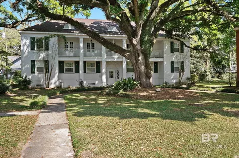 214 Upham St #8D, Mobile, AL 36607