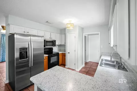 Kitchen - 16204 Pointer Dr, Foley, AL 36535 photo 1 of 6