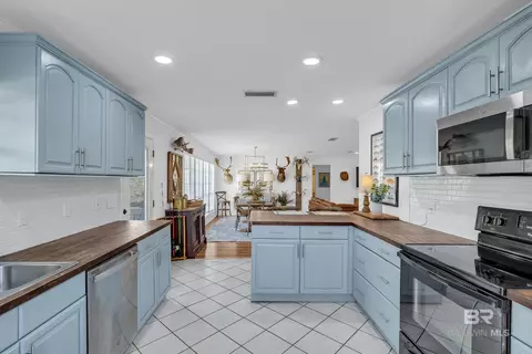 Kitchen - 4101 Perch Point Dr, Mobile, AL 36605 photo 4 of 5