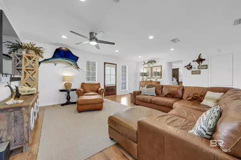 Living - 4101 Perch Point Dr, Mobile, AL 36605 photo 1 of 3