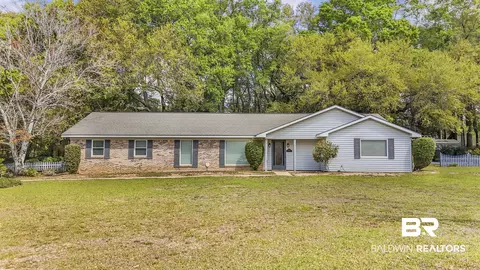 10207 Plantation Dr, Daphne, AL 36526