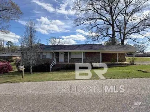 145 Foscue Ave, Grove Hill, AL 36451