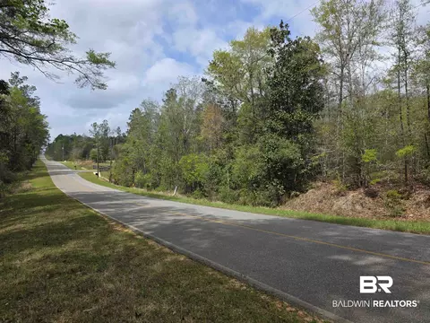 12185 Red Hill Rd Ext, Bay Minette, AL 36507