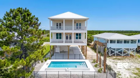 417 E 2nd Ave, Gulf Shores, AL 36542