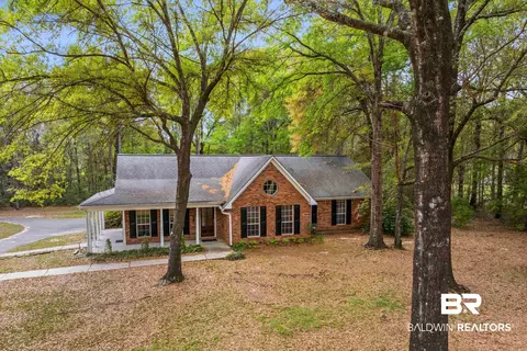 10140 Lakeview Rd, Bay Minette, AL 36507