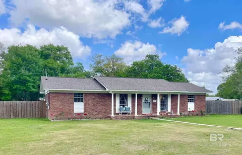 609 E Pine St, Atmore, AL 36502