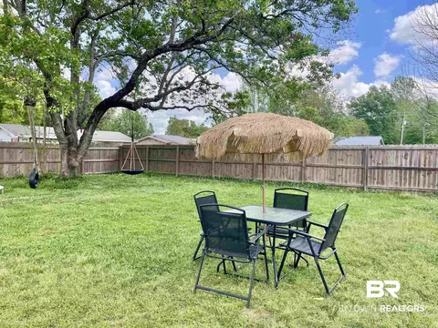 609 E Pine St, Atmore, AL 36502 photo 21