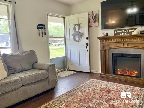 609 E Pine St, Atmore, AL 36502 photo 7