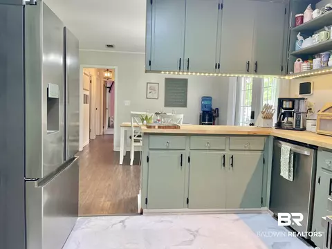 609 E Pine St, Atmore, AL 36502 photo 10