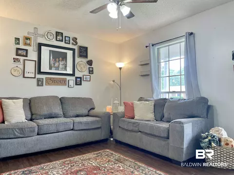 609 E Pine St, Atmore, AL 36502 photo 6