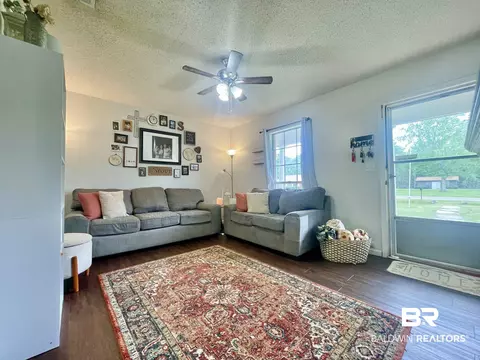 609 E Pine St, Atmore, AL 36502 photo 5