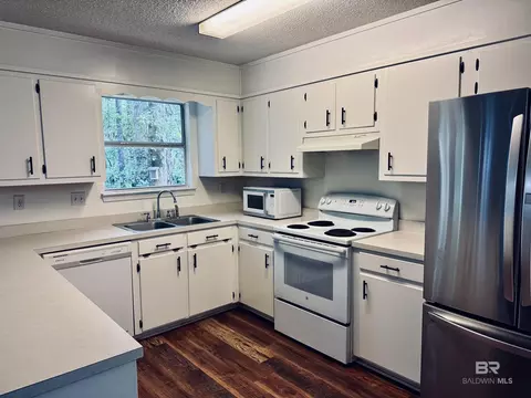 Kitchen - 236 Montclair Loop, Daphne, AL 36526 photo 3 of 4