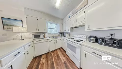 Kitchen - 236 Montclair Loop, Daphne, AL 36526 photo 3 of 5