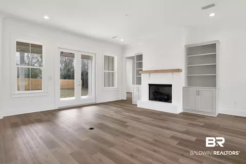 Living - 1330 Randall Ave, Daphne, AL 36526 photo 2 of 7