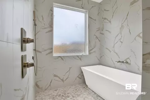 Bath - 1330 Randall Ave, Daphne, AL 36526 photo 5 of 8