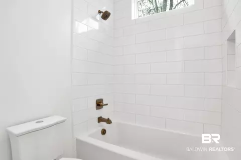 Bath - 1330 Randall Ave, Daphne, AL 36526 photo 3 of 8