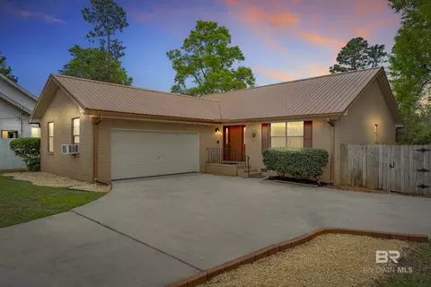 2760 Manuel Cir, Lillian, AL 36549
