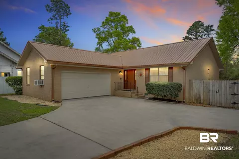2760 Manuel Cir, Lillian, AL 36549