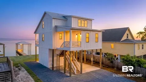 8189 Gulf Beach Ln, Gulf Shores, AL 36542