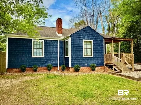 411 E Orange Ave, Foley, AL 36535 photo 2