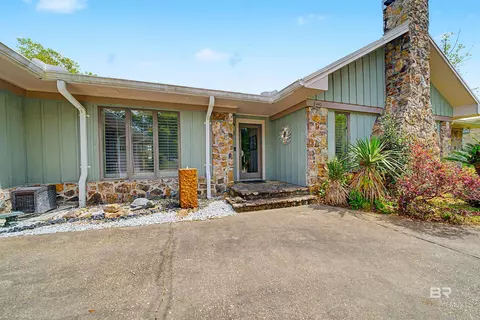 8440 Bay View Dr, Foley, AL 36535