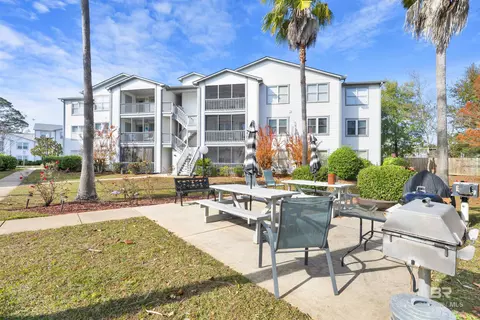 2200 2nd St #304A, Gulf Shores, AL 36542