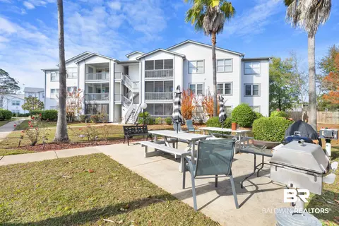 2200 2nd St #304A, Gulf Shores, AL 36542