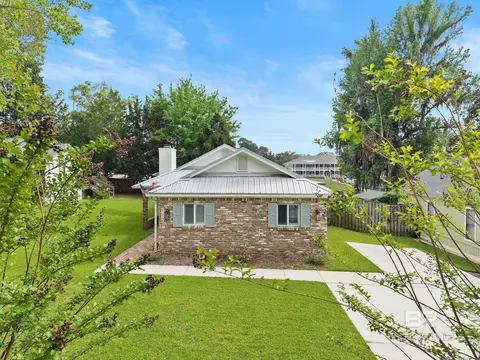 112 Belrose Ave, Daphne, AL 36526